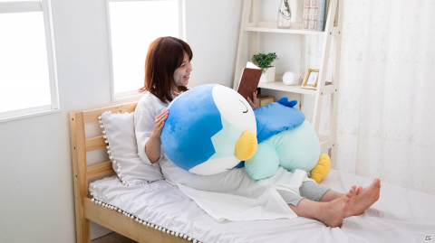 ビッグサイズの“もちふわ”ポッチャマとおうち時間を楽しもう！「ポケモン すやすやフレンド おうちでリラックス ポッチャマ」の予約受付が開始の画像2