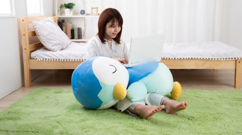 ビッグサイズの“もちふわ”ポッチャマとおうち時間を楽しもう！「ポケモン すやすやフレンド おうちでリラックス ポッチャマ」の予約受付が開始の画像3