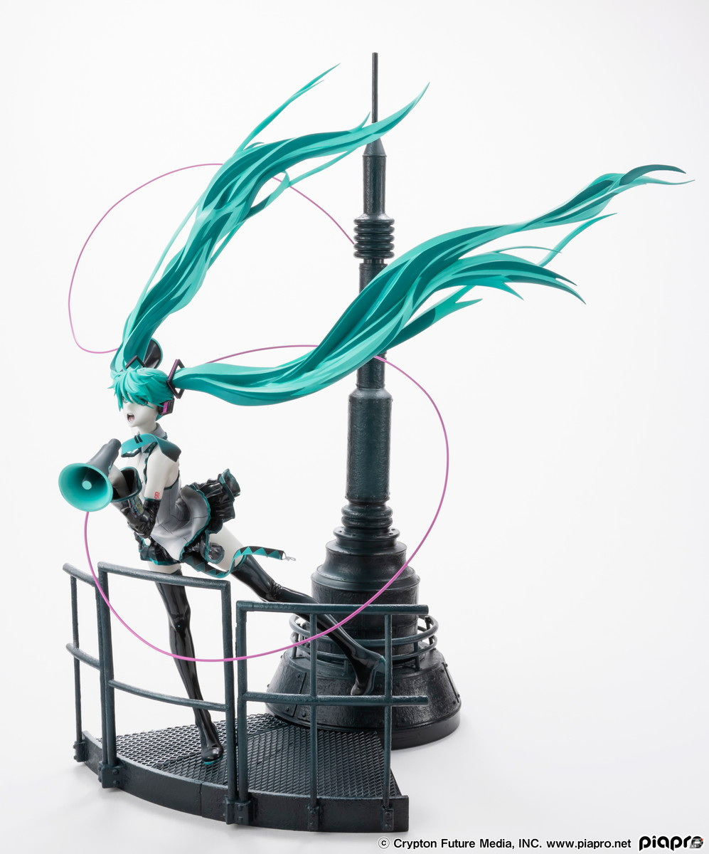 「グッスマ20th Anniversary Book ―初音ミク 恋は戦争 Refine Ver.―」の予約受付が開始！初音ミクの限定フィギュアが付属の画像3