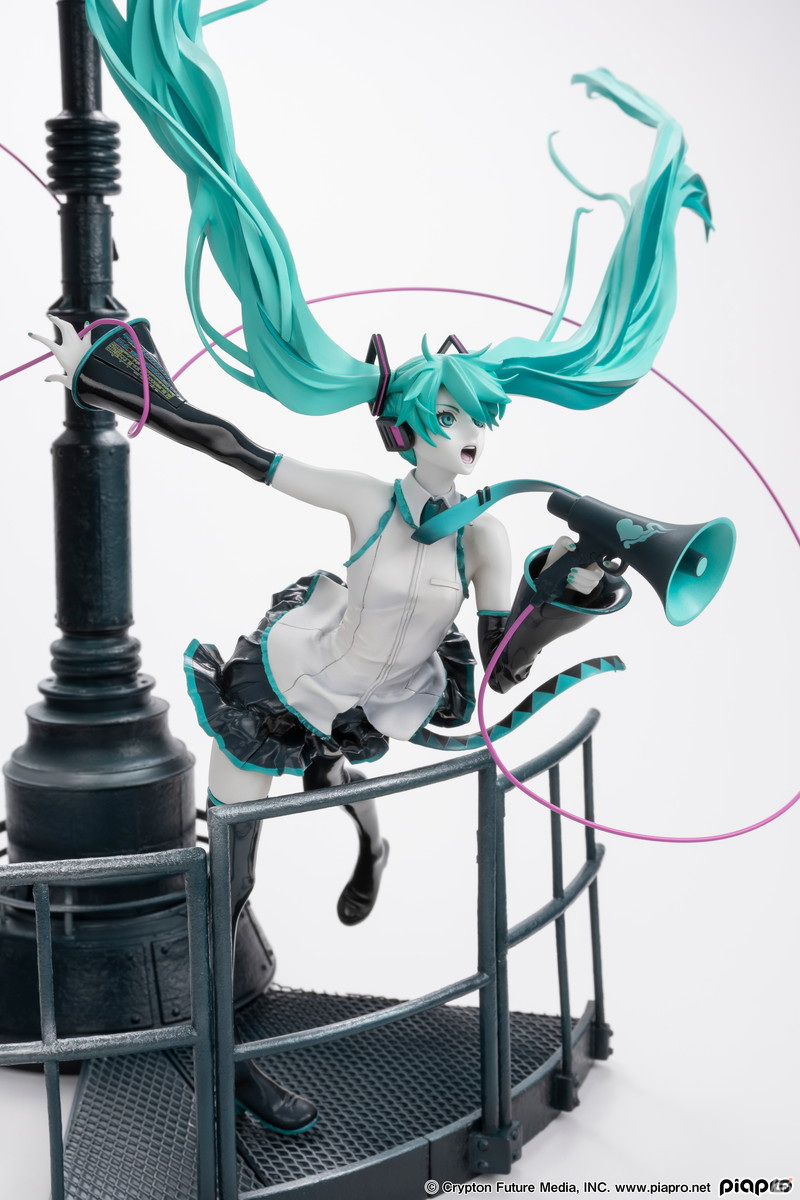 「グッスマ20th Anniversary Book ―初音ミク 恋は戦争 Refine Ver.―」の予約受付が開始！初音ミクの限定フィギュアが付属の画像4