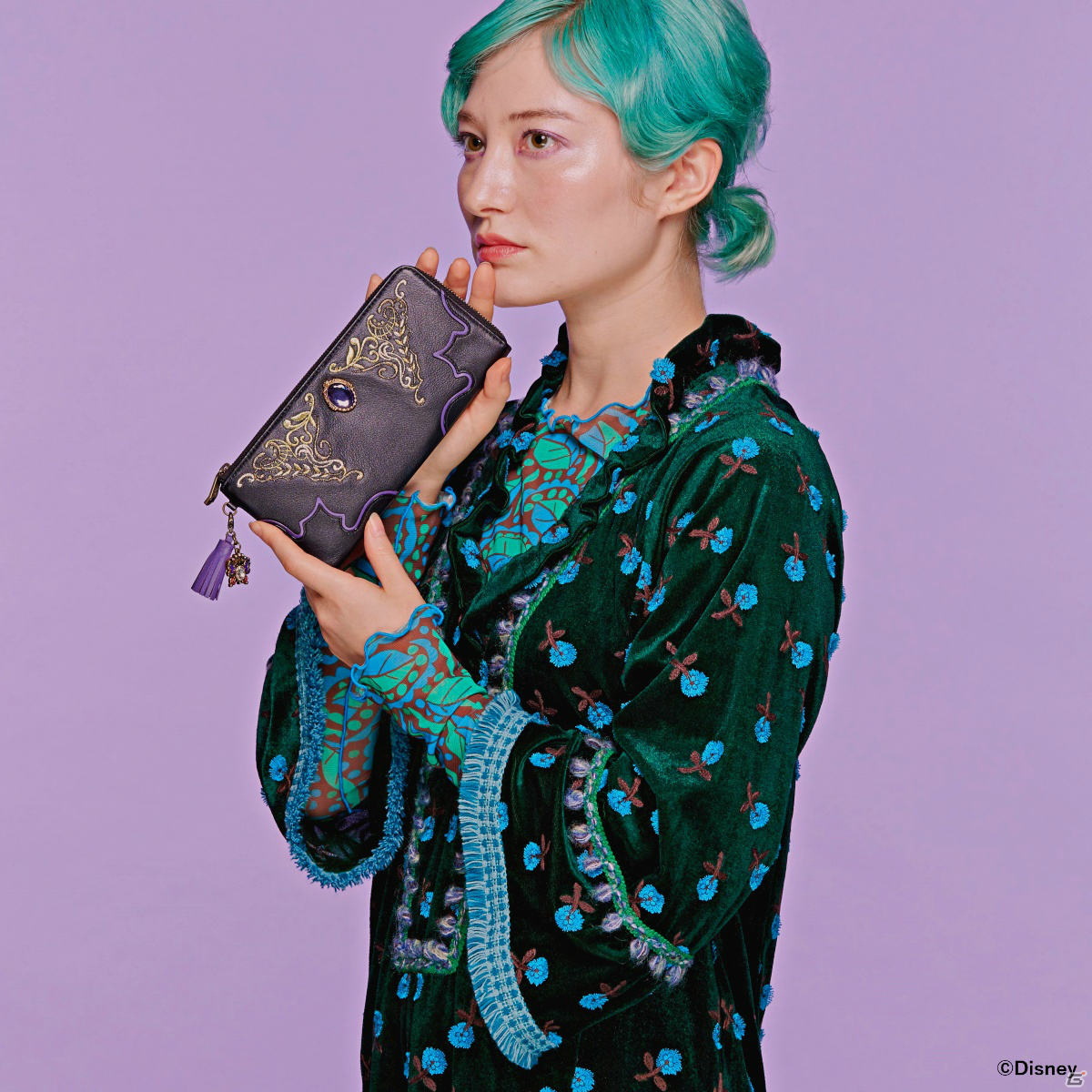 「ディズニー ツイステッドワンダーランド」ANNA SUIプロデュースのバッグや財布、チョーカーが登場！の画像7