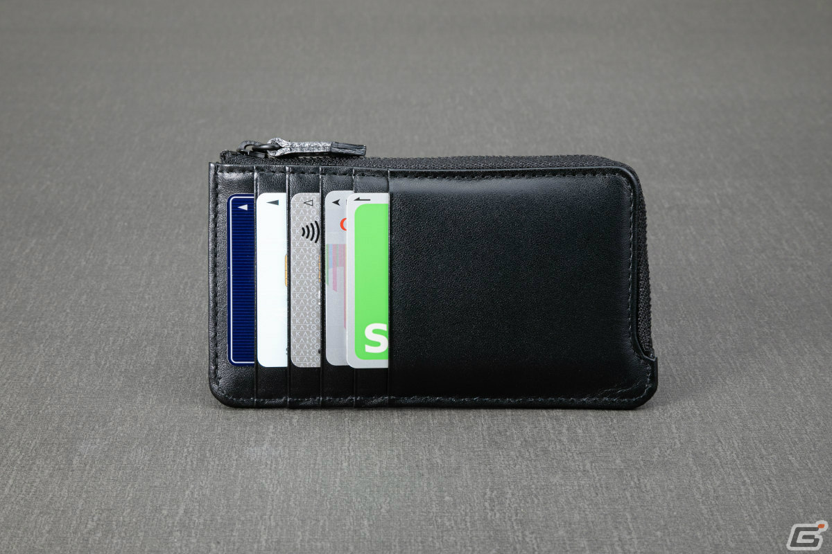 コジマプロダクション×GRAMASのフラットジップウォレットとペントレイが登場！の画像6