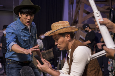 「ウォーキング・デッド：サバイバー」劇団ひとりさんと狩野英孝さんが出演するTVCM「撮影の合間に」篇が10月28日より放送決定！の画像59