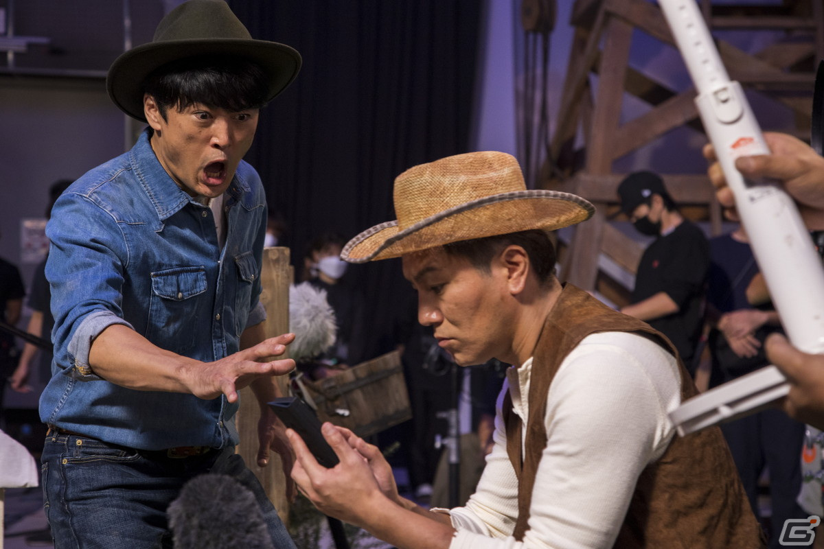 「ウォーキング・デッド：サバイバー」劇団ひとりさんと狩野英孝さんが出演するTVCM「撮影の合間に」篇が10月28日より放送決定！の画像60