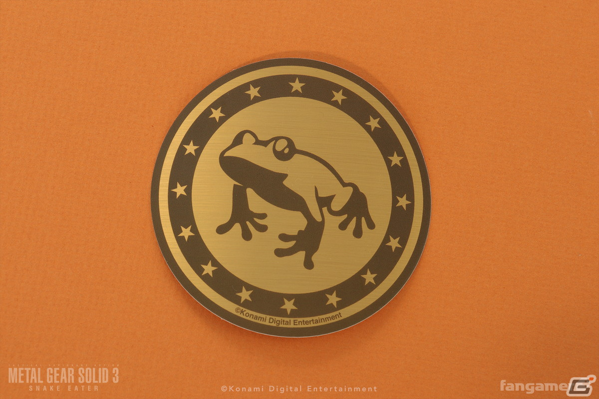メタルギアソリッド」Tシャツ2点とピンバッジセットがFangamer Japanで