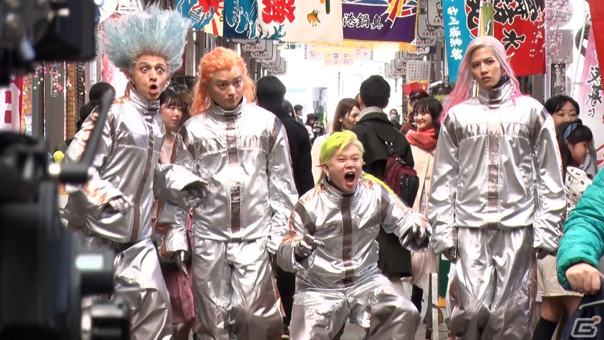 「モンスターストライク」のTVCM「福引」篇 が放送開始！お馴染みの宇宙人4人組がスマホを目指して福引に挑戦の画像24