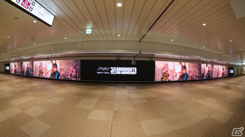 「アークナイツ」がJR新宿駅東西自由通路をジャック！JR秋葉原駅ではアーミヤによる特別音声を放送の画像3