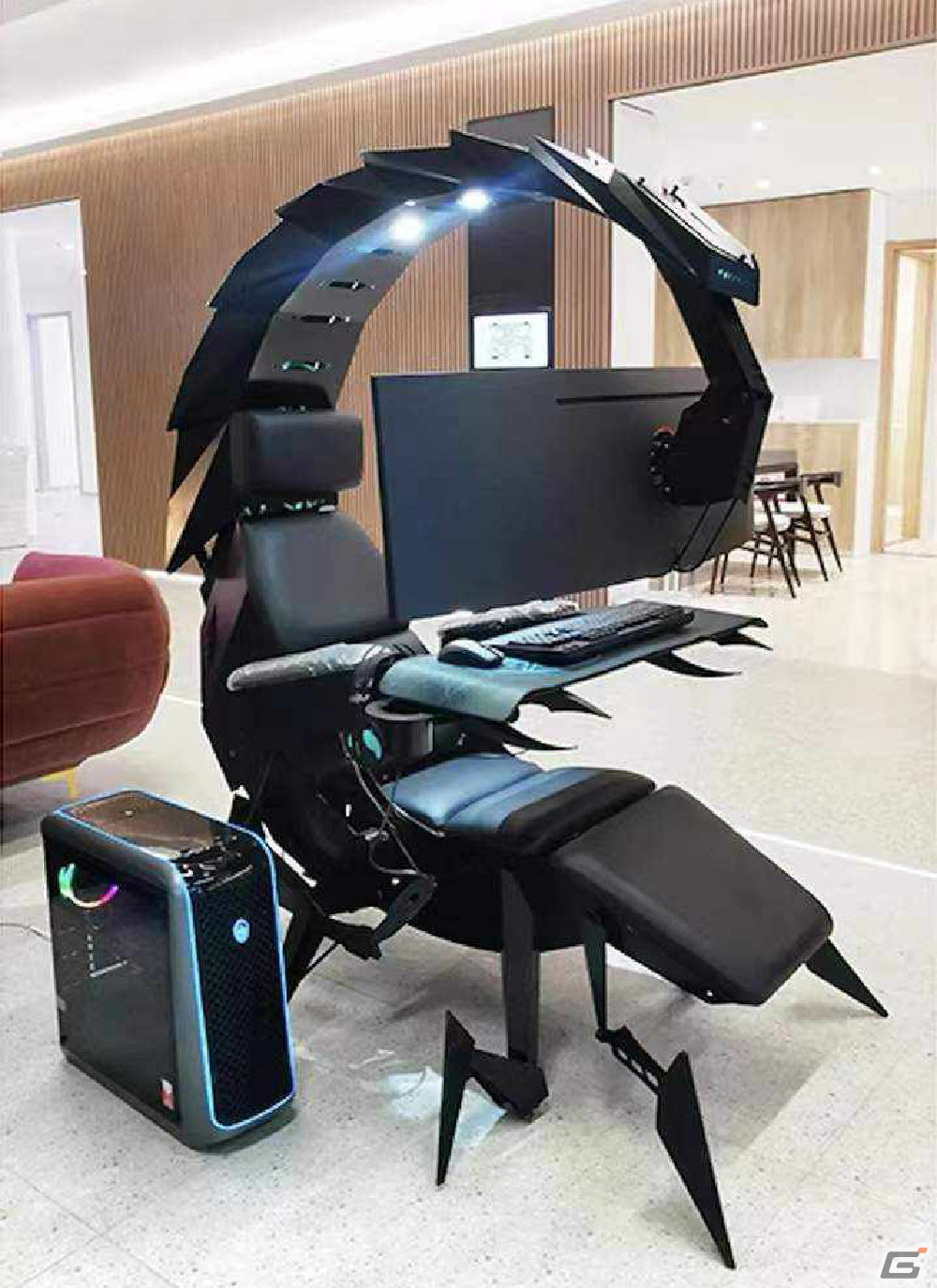 サソリのような形状の変形ゲーミングチェア「GeeScorpion」が発売！リクライニング機能やLED/RGBライトも搭載の画像9