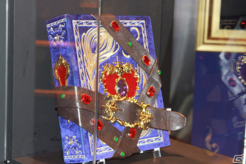 寮服の再現や設定画など貴重な資料が満載！「ディズニー ツイステッドワンダーランド展」をレポートの画像56