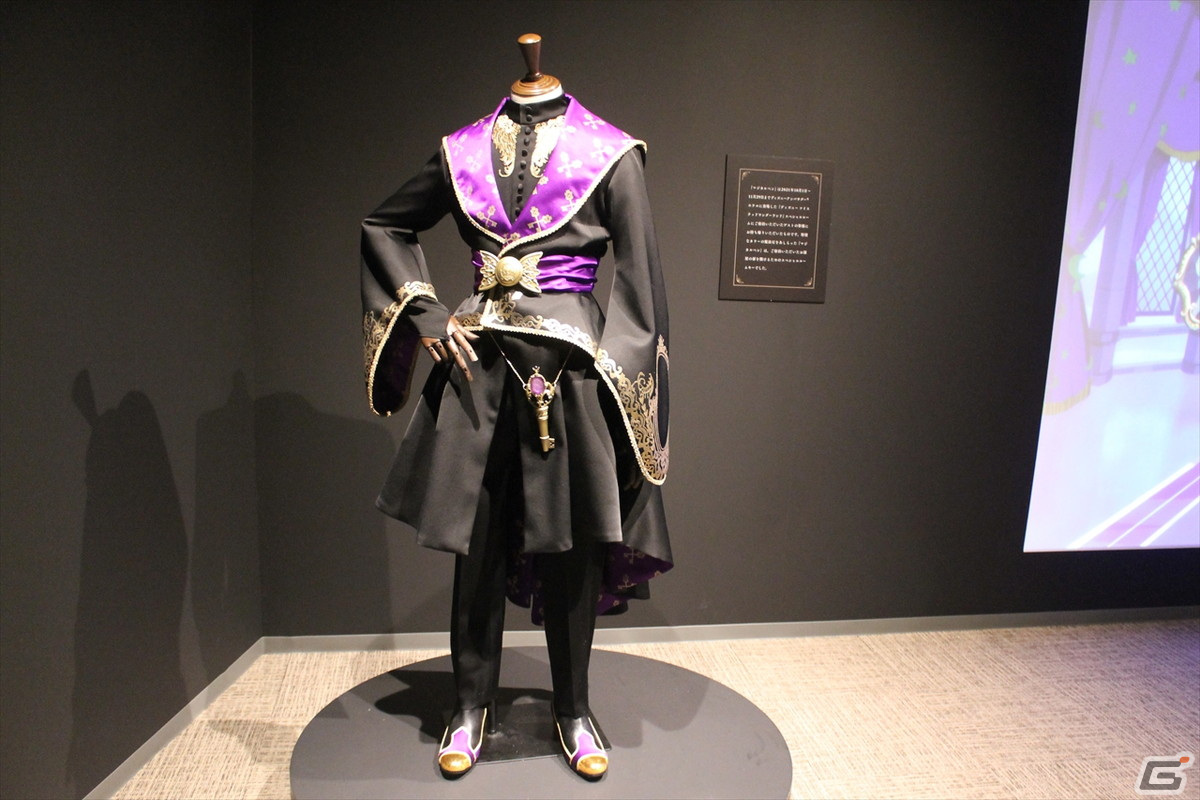 寮服の再現や設定画など貴重な資料が満載！「ディズニー ツイステッドワンダーランド展」をレポートの画像5