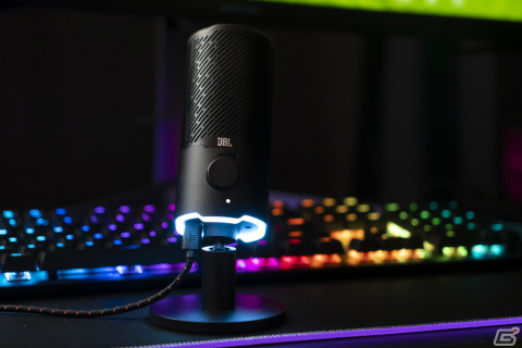 ゲーム実況からリモートワークまでマルチに使えるデュアルコンデンサーUSBマイク「JBL Quantum STREAM」が3月25日に発売！の画像1