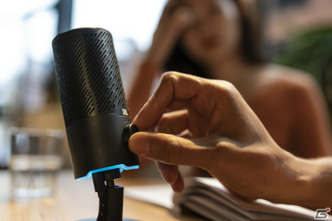 ゲーム実況からリモートワークまでマルチに使えるデュアルコンデンサーUSBマイク「JBL Quantum STREAM」が3月25日に発売！の画像7