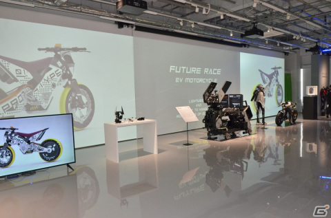 リビルドした「鉄騎」のコックピットやVRを超えたバイクシミュレーターの試乗で未来に触れよう―「SFプロトタイピング展」展覧会レポートの画像23