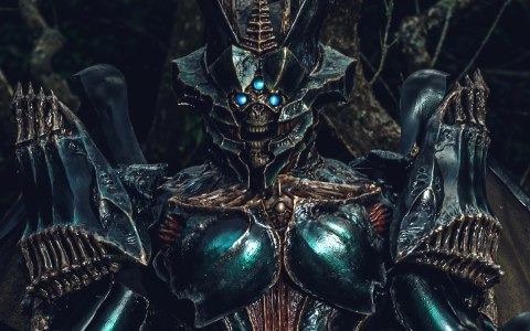 Bungie主催のコミュニティイベント「コスプレ・コスモドローム」にて日本代表が「Destiny 2」のサバスンをモチーフにした迫力のコスプレを披露