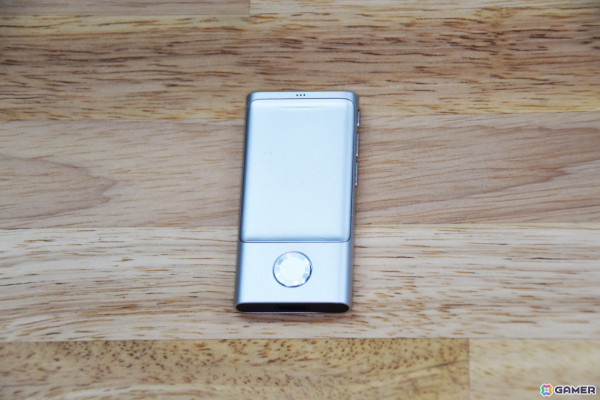 離れた場所からスマートフォンやパソコンを操作可能！ゲーム動画の視聴にも使える小型タッチパッド「CheerTok」を紹介の画像1