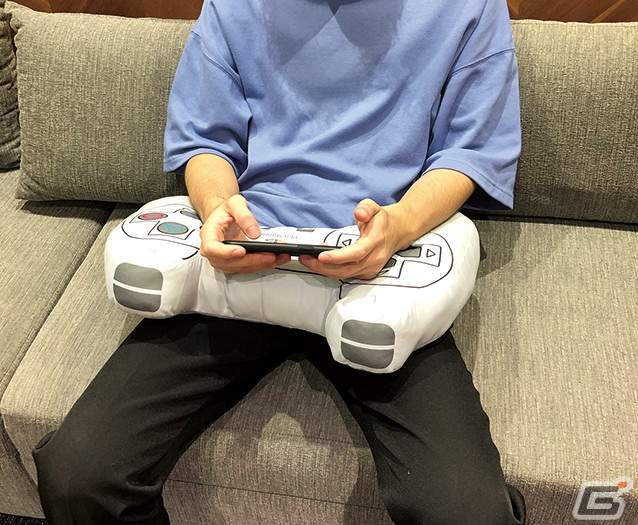 歴代PlayStationが一番くじに初登場！PS5貯金箱や初代PSコントローラクッションなどがラインナップの画像7