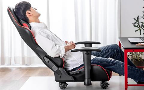 からだ全体を預けられるバケットシート形状のキャスター付きゲーミング座椅子が発売！カラーはレッドとグレーの2種