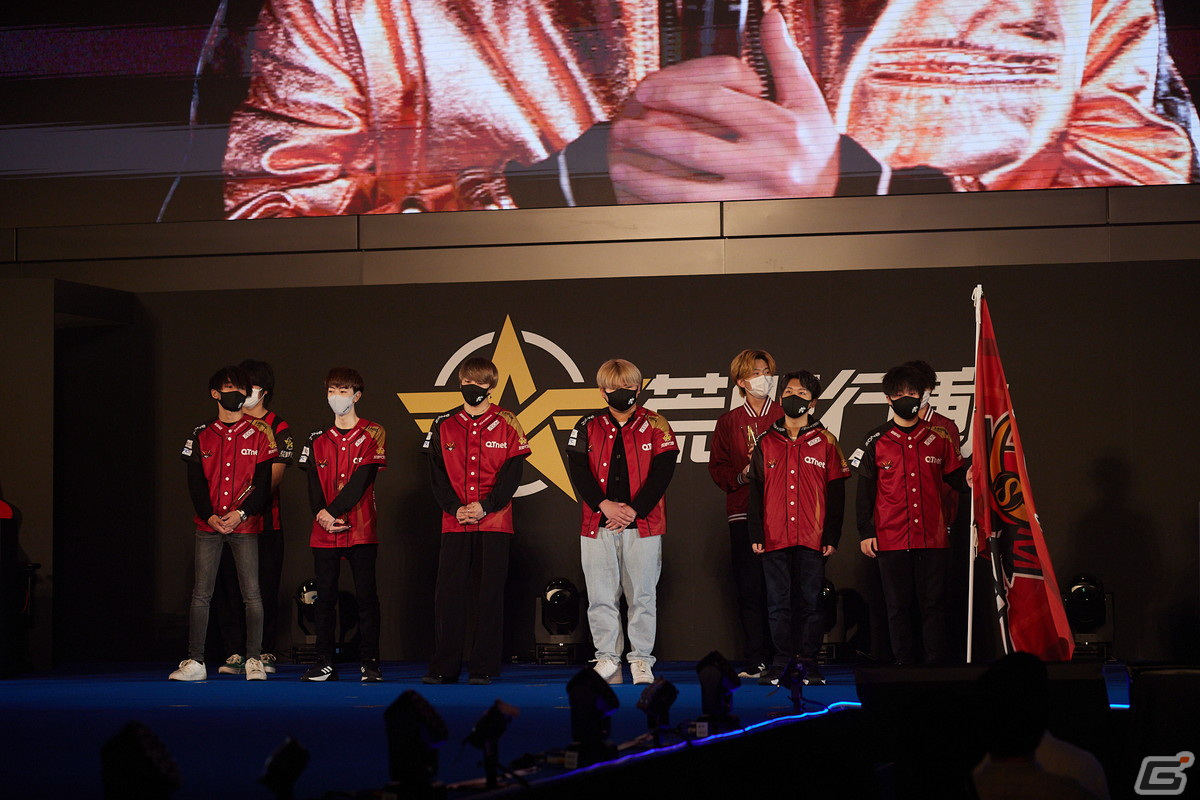 「荒野行動」手越祐也さんのライブステージなどを披露した5周年記念感謝祭の公式レポートが到着！えなこさんは記念スキンのコスプレで登場の画像15