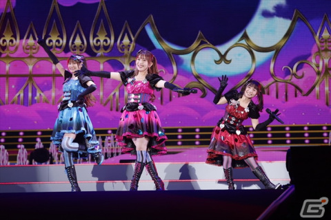 トリコロールが新曲を披露！「プリパラ＆キラッとプリ☆チャン＆ワッチャプリマジ！Winter Live 2022」レポートの画像12