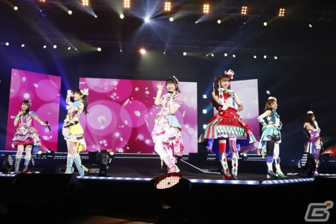 トリコロールが新曲を披露！「プリパラ＆キラッとプリ☆チャン＆ワッチャプリマジ！Winter Live 2022」レポートの画像21