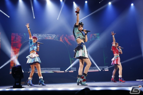 トリコロールが新曲を披露！「プリパラ＆キラッとプリ☆チャン＆ワッチャプリマジ！Winter Live 2022」レポートの画像38