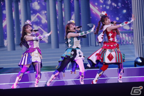 トリコロールが新曲を披露！「プリパラ＆キラッとプリ☆チャン＆ワッチャプリマジ！Winter Live 2022」レポートの画像7