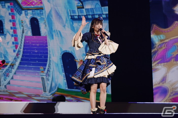 トリコロールが新曲を披露！「プリパラ＆キラッとプリ☆チャン＆ワッチャプリマジ！Winter Live 2022」レポートの画像19