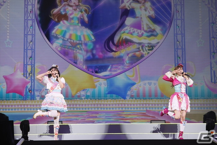 トリコロールが新曲を披露！「プリパラ＆キラッとプリ☆チャン＆ワッチャプリマジ！Winter Live 2022」レポートの画像32
