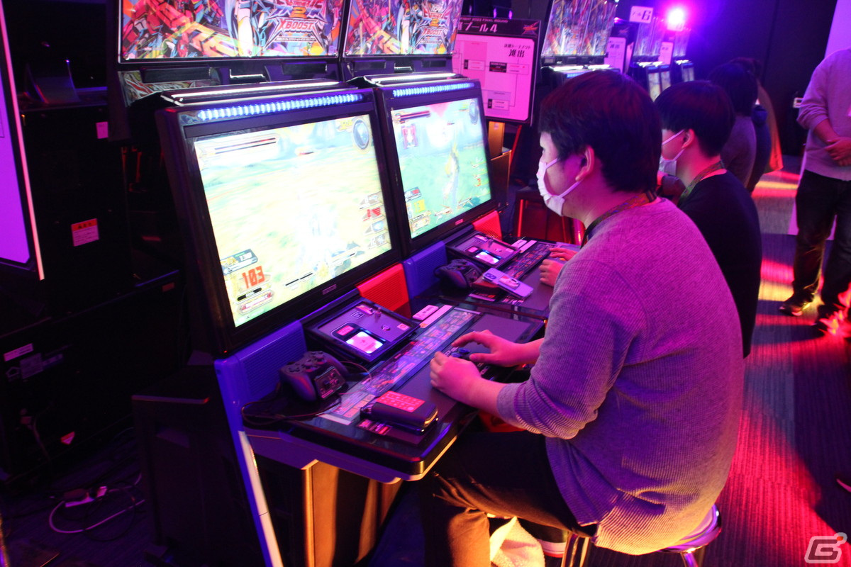 アーケード次回作「機動戦士ガンダム EXVS.2 オーバーブースト」のサプライズ発表も！「EXVS.2XB」全国決勝大会レポートの画像1