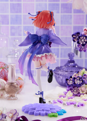 映画「五等分の花嫁」より“ミニスカ浴衣”の二乃のフィギュアが登場