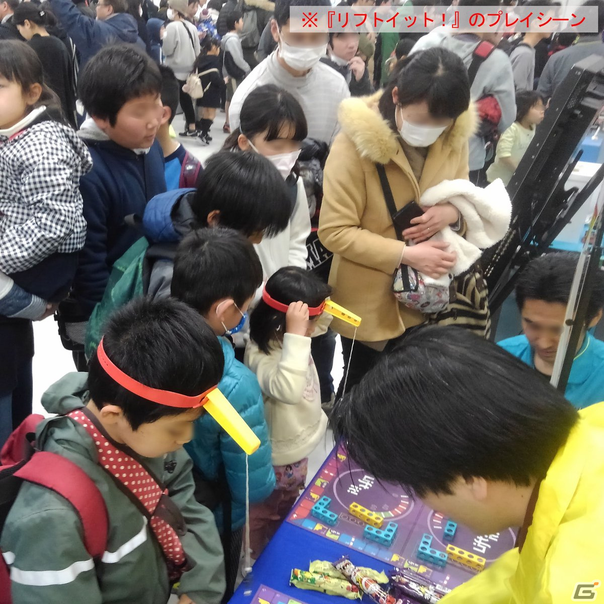 頭につけたクレーンでブロックを積み上げるパーティゲーム「リフトイット！パーティ」が1月27日に発売！の画像3