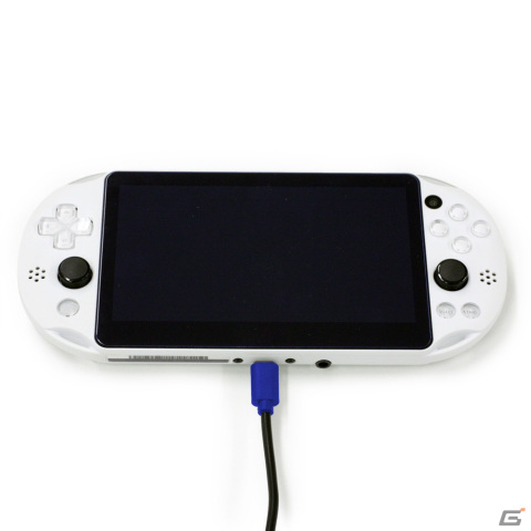 「PS4コントローラ/PS Vita2000用USBロング充電ケーブル」が2月16日に発売！ケーブル長約3mでスマホやモバイルバッテリーにも対応の画像4