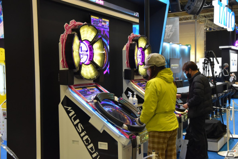 「機動戦士ガンダム EXVS.2 オーバーブースト」が初出展のJAEPO2023をレポート！所狭しとビデオゲーム筐体が設置されたブースもの画像10