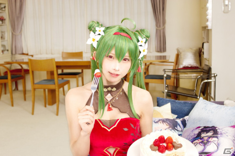 「放置少女」えなこさんが「聖夜の燭光」劉備のコスプレをしたバレンタイン特別動画が公開！ご主人様視点でお家デート気分を味わおうの画像4