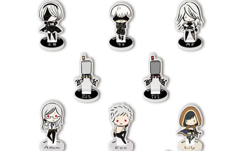 「NieR:Automata Ver1.1a」デフォルメキャラがキュートなミニアクリルスタンドが登場！角度でロゴの印象が変化するマグカップも