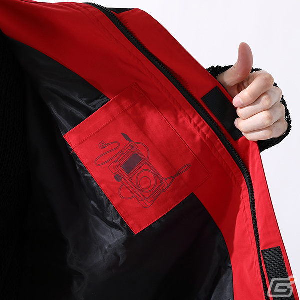 アニメ「TRIGUN STAMPEDE」ヴァッシュの着る赤いコートをイメージしたフード付きジャケットが登場！の画像9
