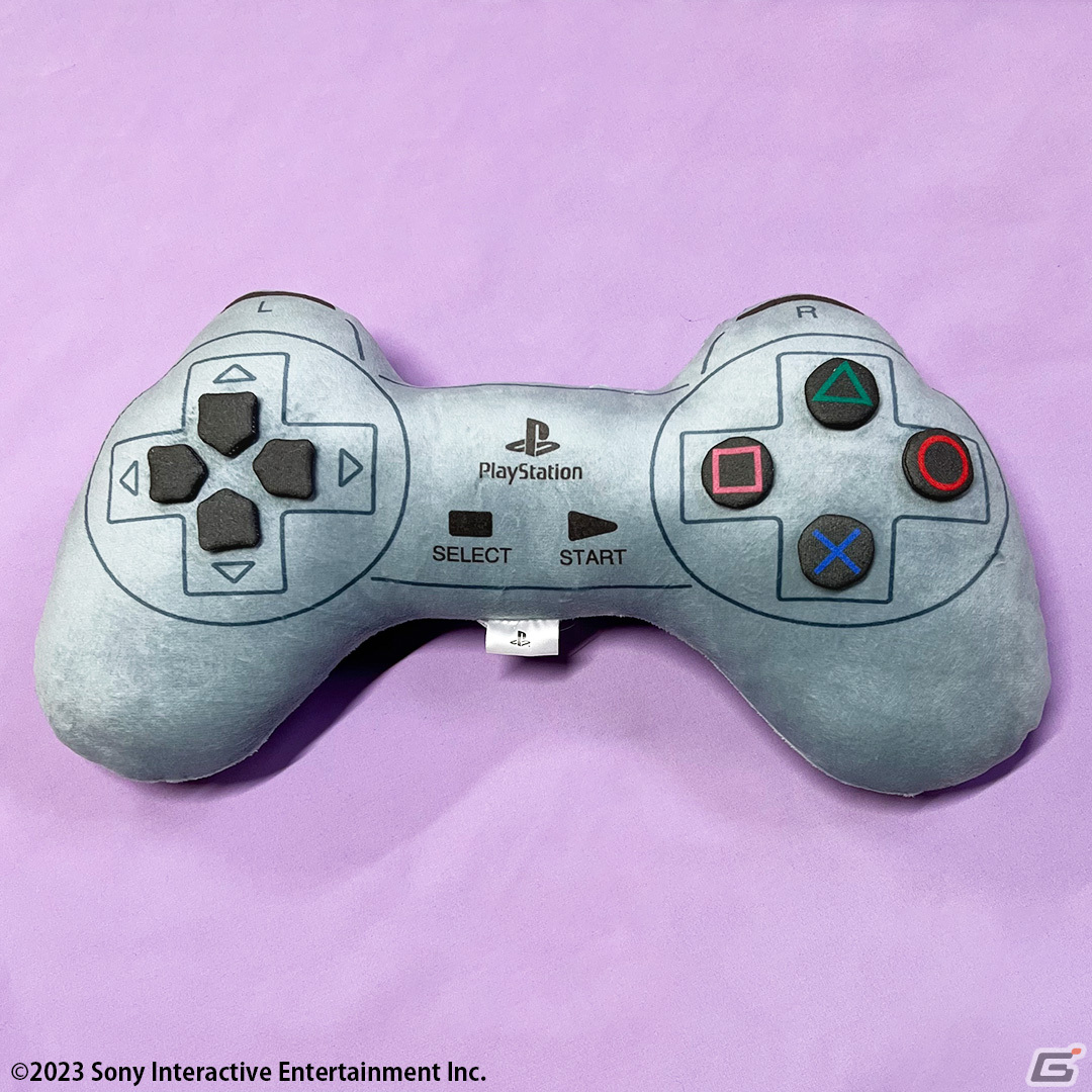 初代PlayStationコントローラーの30cmクッションなどが3月中旬に