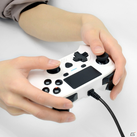 PS4/PC向けコントローラー「シンプルバトルパッド4」が3月23日に発売！左右スティックの非対象配置で6軸ジャイロセンサーなども内蔵の画像5