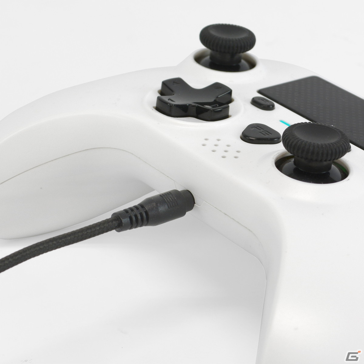 PS4/PC向けコントローラー「シンプルバトルパッド4」が3月23日に発売！左右スティックの非対象配置で6軸ジャイロセンサーなども内蔵の画像9