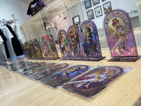 「ヴァニラウェア20周年記念フェス」オリジナルアイテムの事後通販が開始！展示品の数々を収めた会場内の写真もの画像1