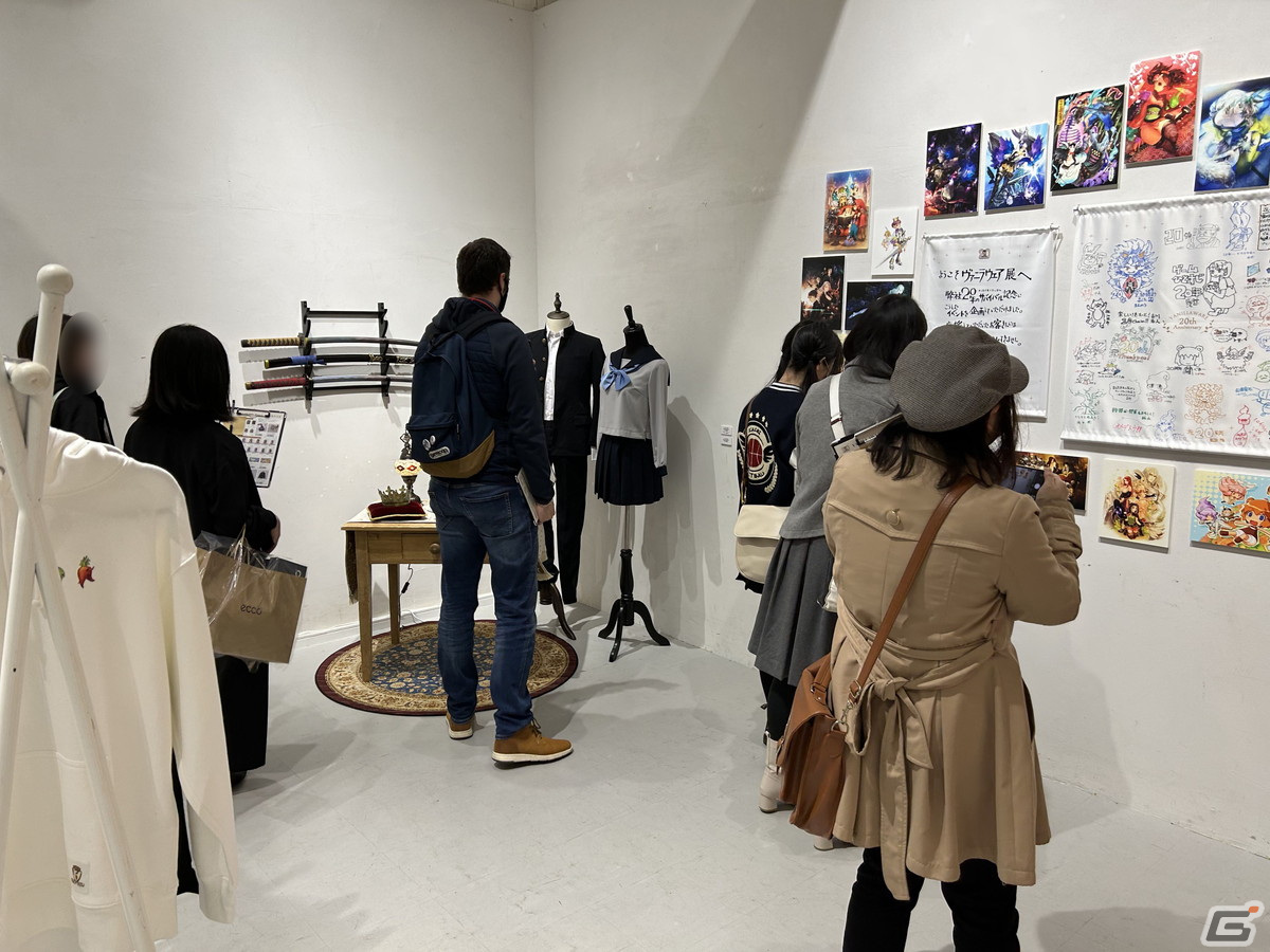 「ヴァニラウェア20周年記念フェス」オリジナルアイテムの事後通販が開始！展示品の数々を収めた会場内の写真もの画像5