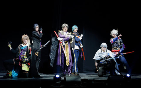 「ミュージカル『刀剣乱舞』 ～花影ゆれる砥水～」が開幕！舞台写真が公開に