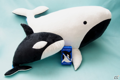 「クジラオルカ リバーシブルぬいぐるみ」がボードゲームと同日の5月26日に発売！の画像1
