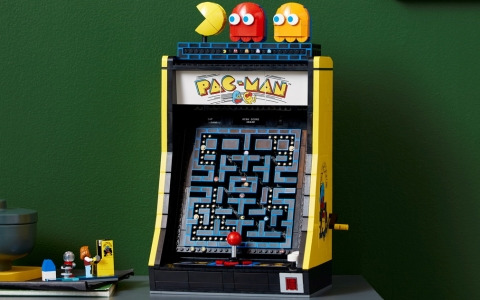 アーケードゲーム「パックマン」をディテールまで再現した大人レゴ「レゴ アイコン ゲームセンターマシン パックマン」が登場！
