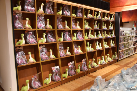 巨大ネッシーも南国風の装いで登場！2度目の開催となる「Apex Legends -Nessie cafe-」のメディア先行内覧会をレポートの画像26