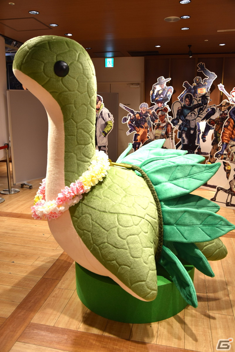 巨大ネッシーも南国風の装いで登場！2度目の開催となる「Apex Legends -Nessie cafe-」のメディア先行内覧会をレポートの画像24