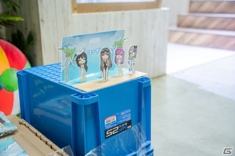 「勝利の女神：NIKKE」コミックマーケット102の出展レポートが公開！限定水着コスチューム姿のコスプレイヤーによるリアル10連ガチャで盛り上がるの画像14