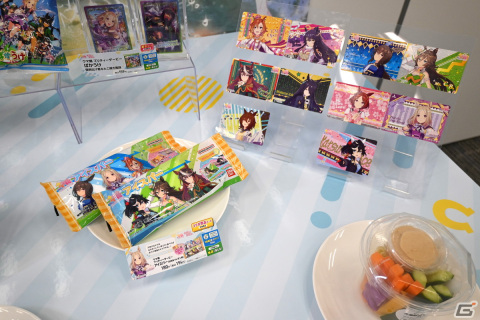 「ウマ娘」×ファミマコラボ第2弾の発表イベントをレポート！真野美月さん、春川芽生さんが食レポや手書きPOP対決に挑戦の画像12