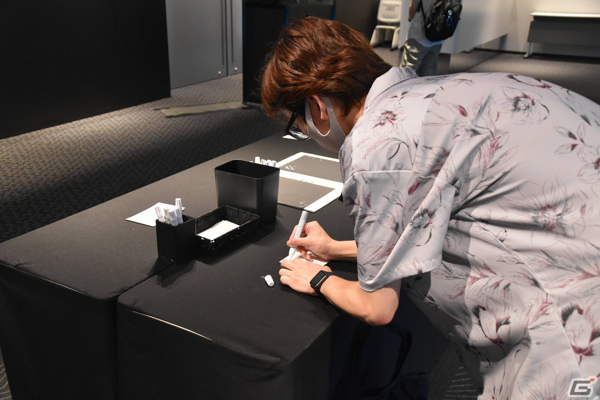 「アーマード・コアVI」スペシャルブリーフィングをレポート！ACの立体スタチューや設定資料の展示、オンライン要素から“渋谷の花火師”の大活躍までの画像20