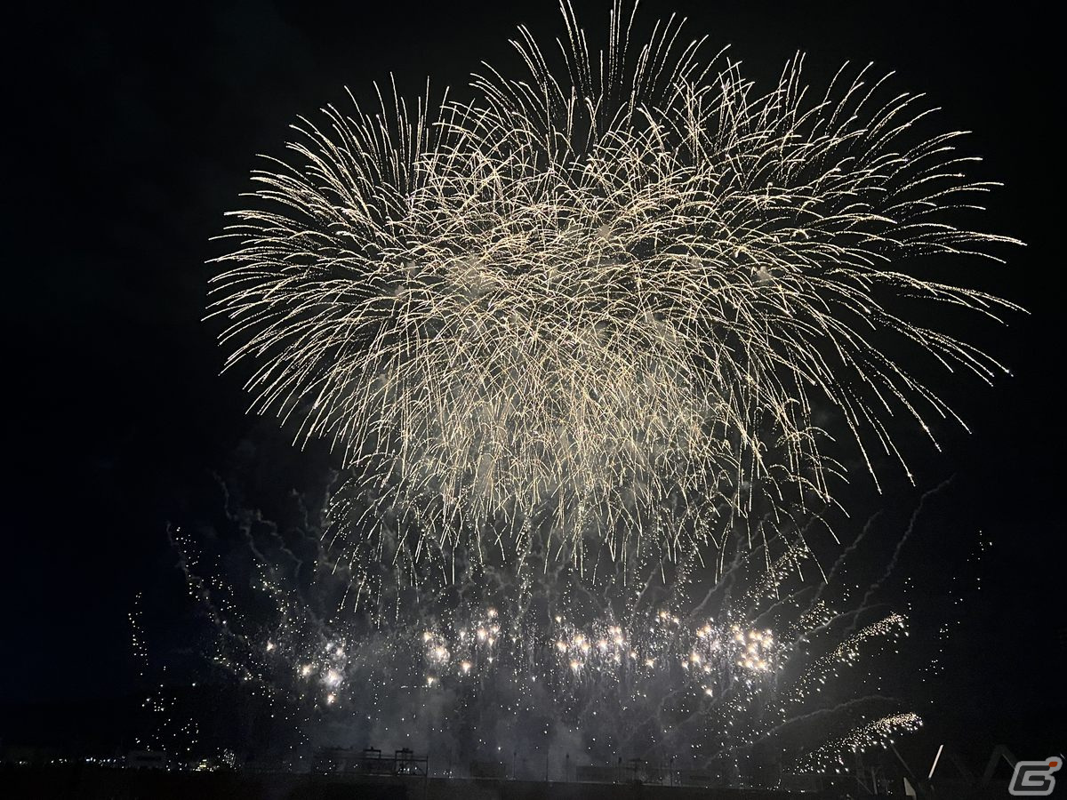 夏の夜空に咲くヒカセンたちの思い出がエモすぎた！「FFXIV」の新生10周年を祝う花火大会の様子をお届けの画像11